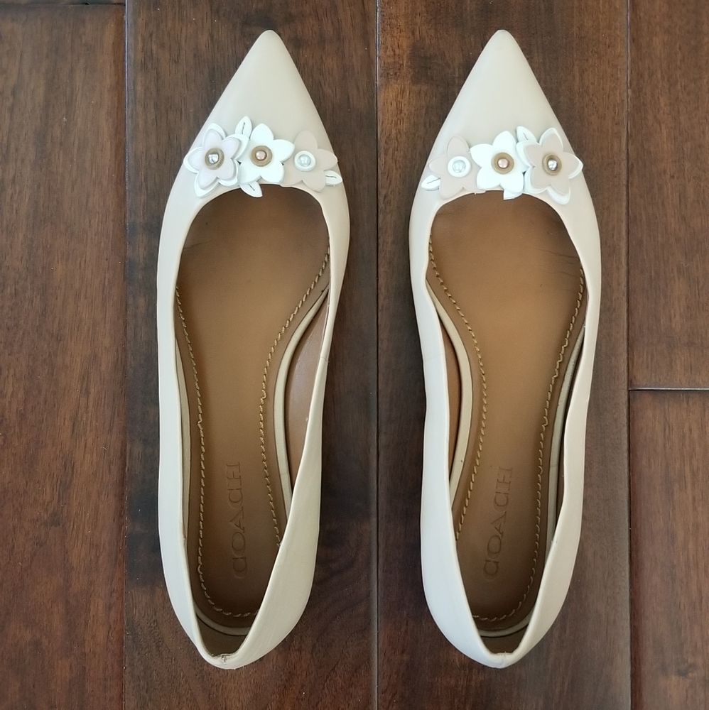 COACH "Floral Applique"  Beechwood Pointed Toe Leather Flat - Size 11